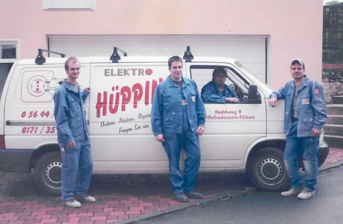 Historisches Teamfoto von Elektro Hüpping aus den Anfangsjahren